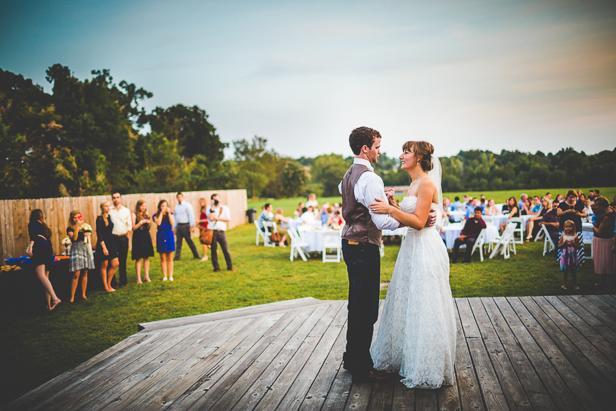 Simple and Cute Arkansas Wedding in September