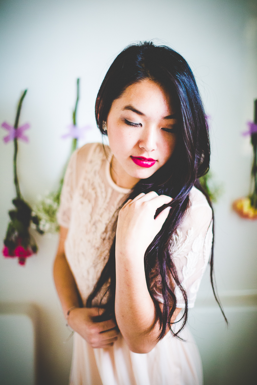 Portrait Photographer in Fayetteville - Emily and Flowers - lissachandler.com-1 Northwest Arkansas Photographer in Fayetteville, lissachandler.com