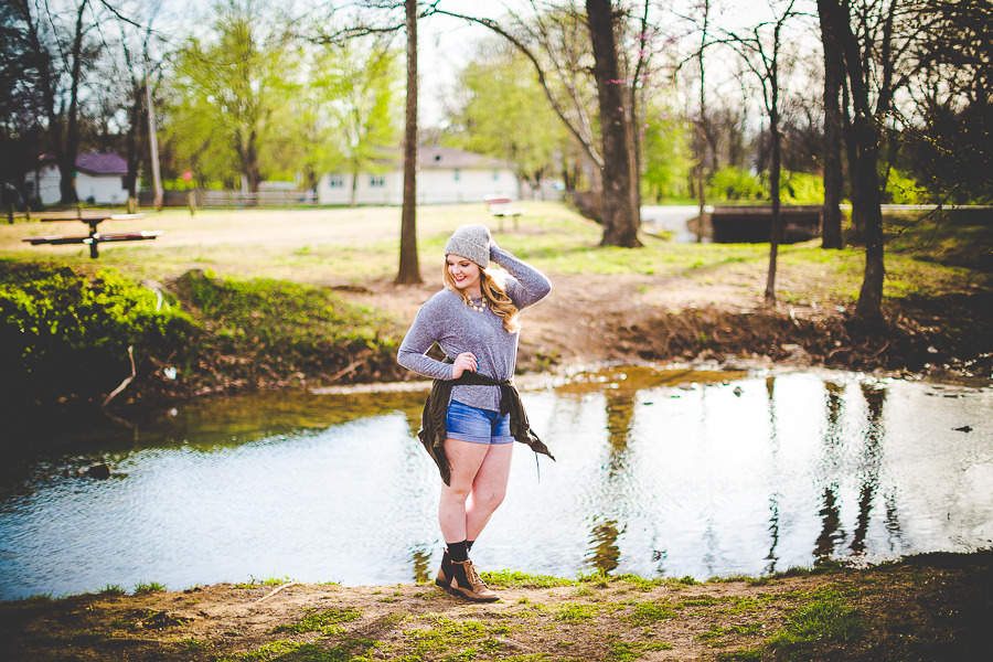 Rachael - NWA Senior Portrait Photographer - lissachandler.com -6 Senior Portraits in a Greenhouse, Arkansas Senior Photos, lissachandler.com