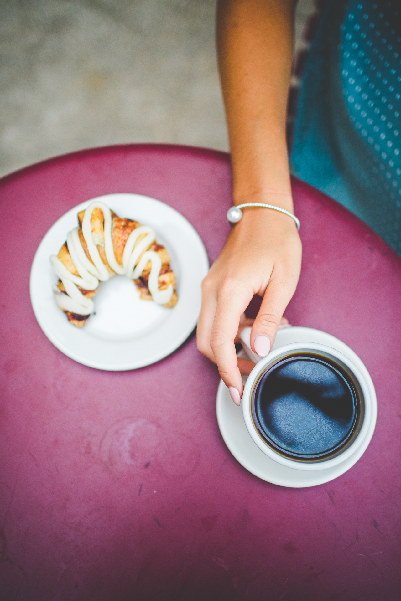 NWA Senior Photographer - KCMO Senior Session, Parkhill South Senior, Laura - lissachandler.com-2 Coffee for Senior Prop, Arkansas Senior Photographer lissachandler.com