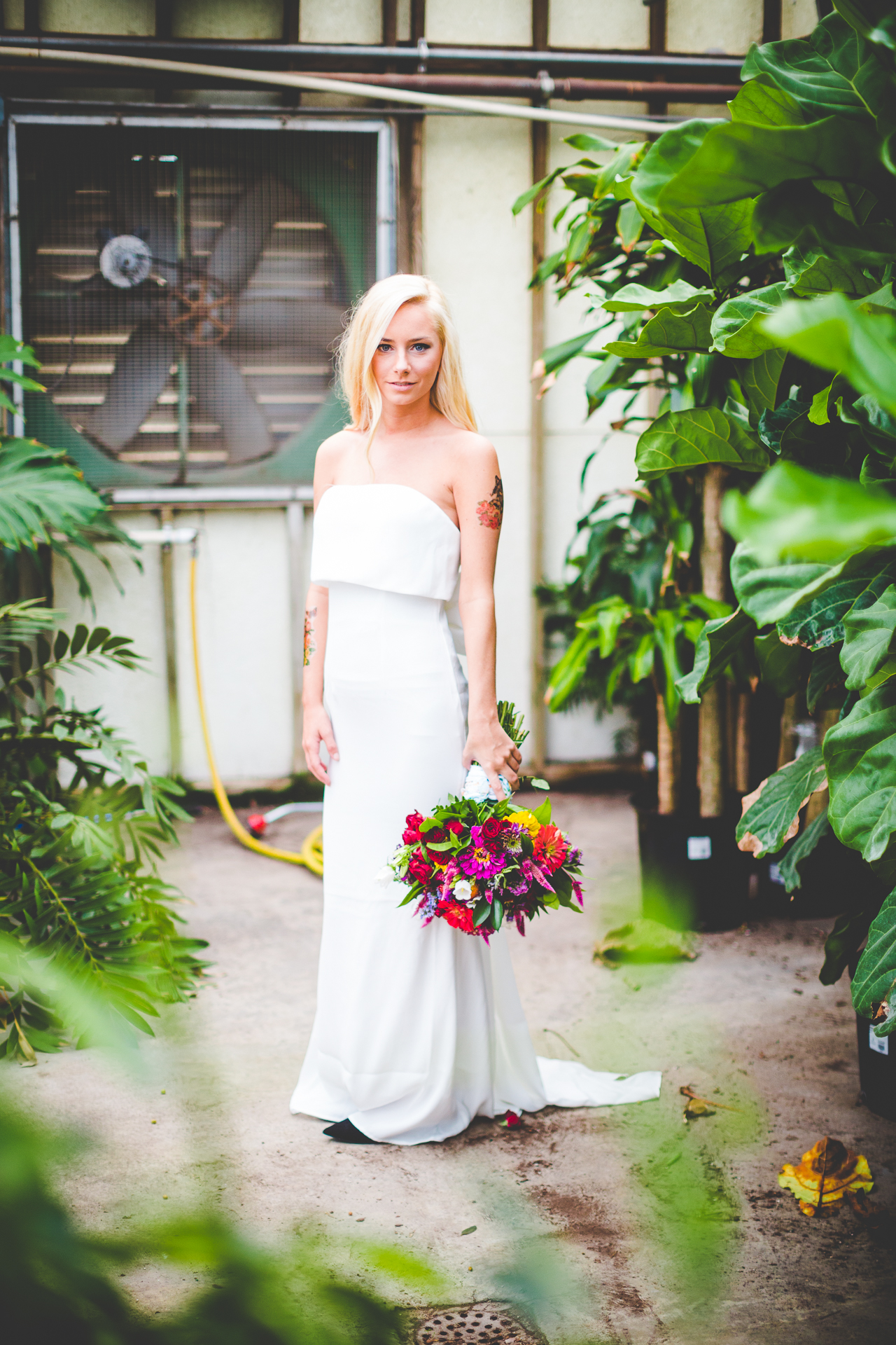 Creative Bridal Session, Bright and Bold Wedding Flowers, lissachandler.com