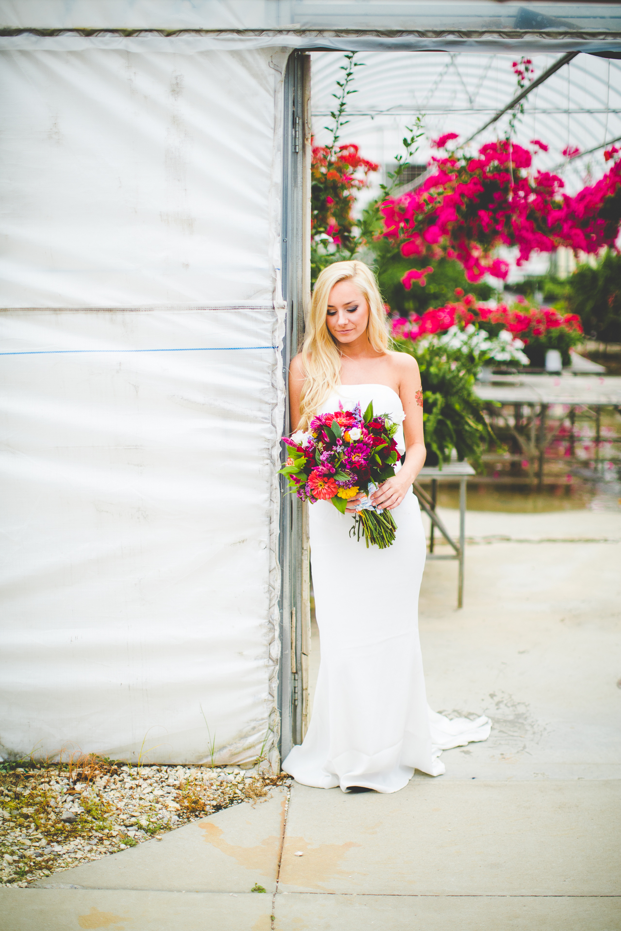 Creative Bridal Session, Bright and Bold Wedding Flowers, lissachandler.com
