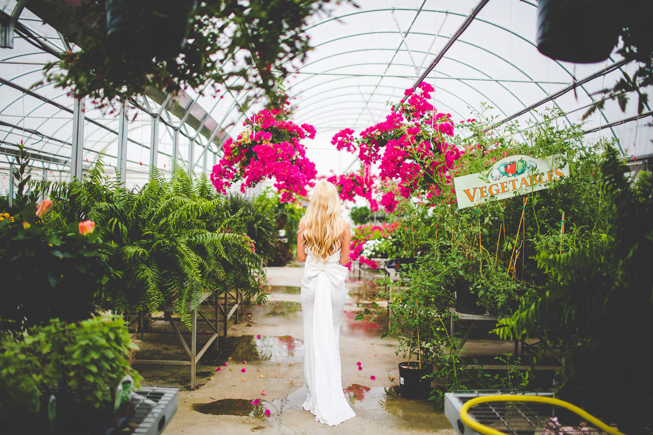 Creative Bridal Session, Bright and Bold Wedding Flowers, lissachandler.com