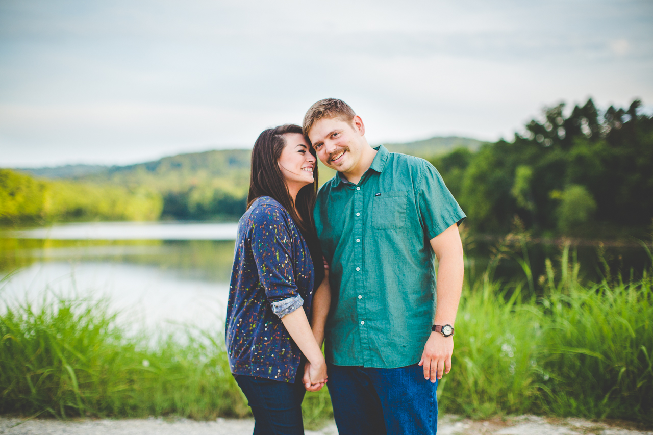 nwa-engagement-photographs-lauren-and-collier-lissachandler-com-15 Outdoor Summer Engagements by Lake