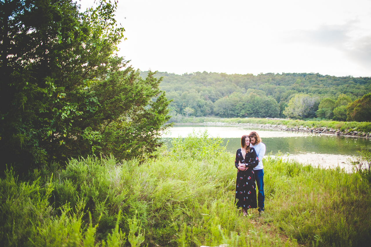 Outdoor engagement Session in Fayetteville Arkansas, lissachandler.com