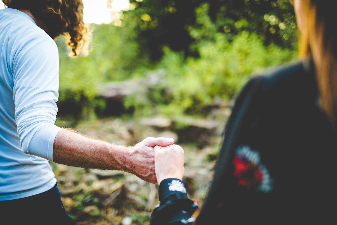 Outdoor engagement Session in Fayetteville Arkansas, lissachandler.com