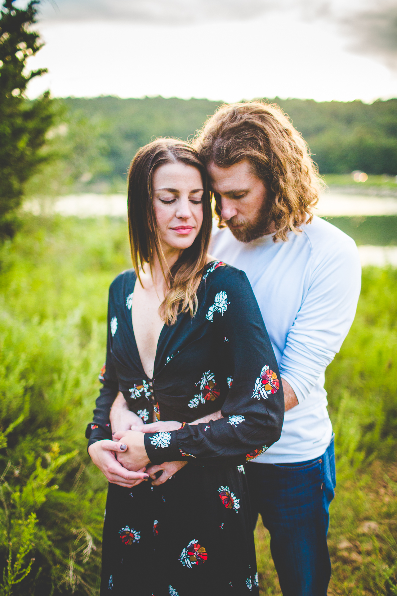 Outdoor engagement Session in Fayetteville Arkansas, lissachandler.com