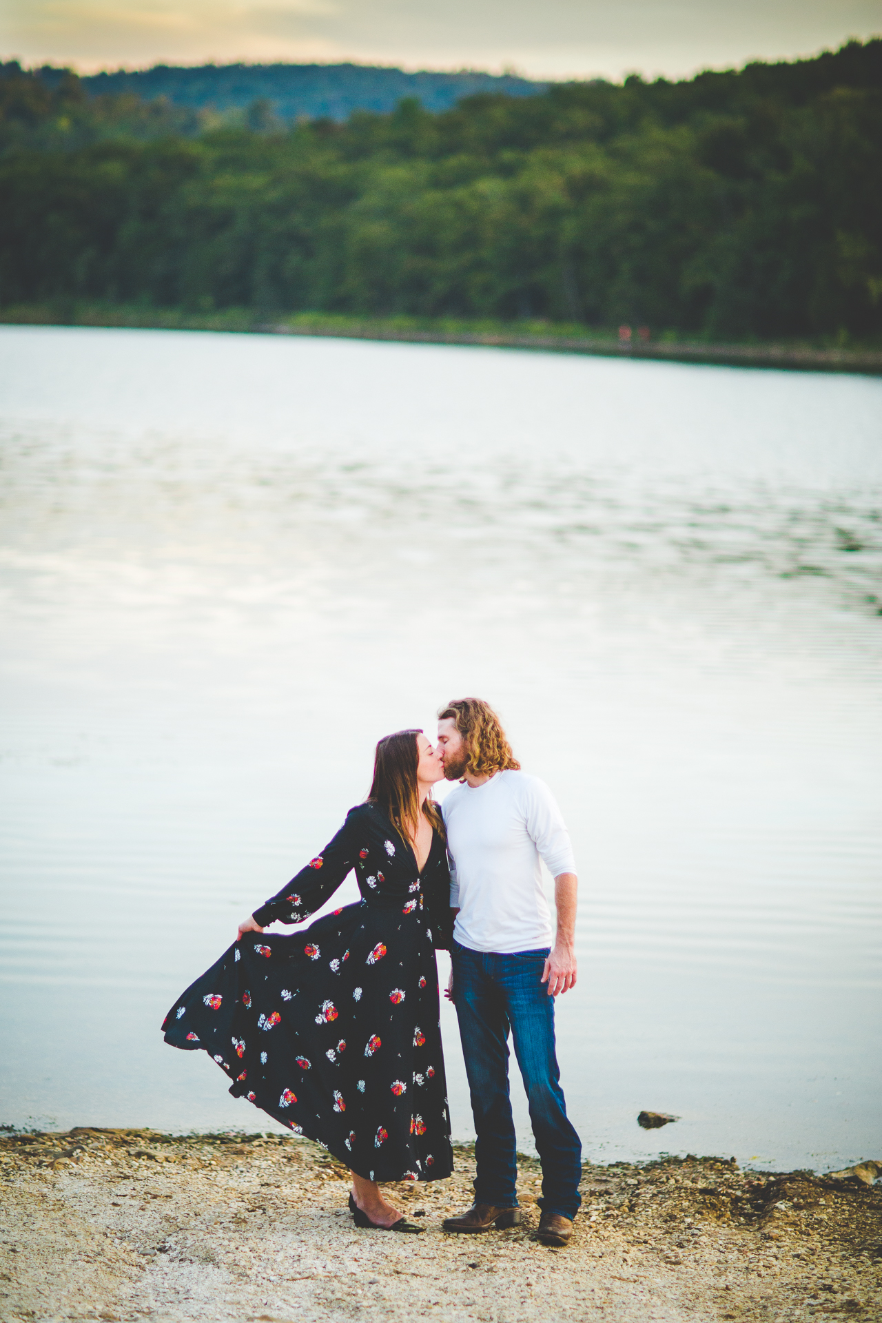 Outdoor engagement Session in Fayetteville Arkansas, lissachandler.com