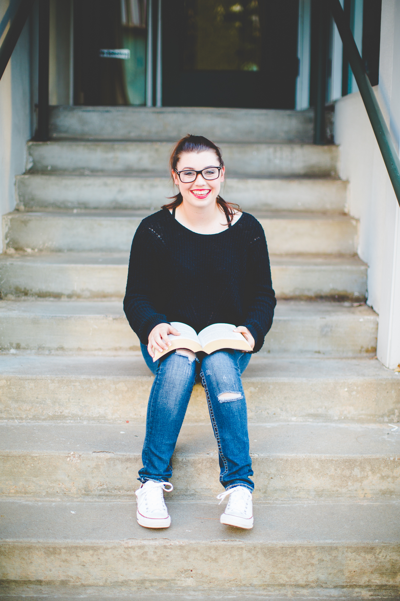 hannah-senior-photographs-in-nwa-fayetteville-senior-portrait-artist-lissachandler-com-34