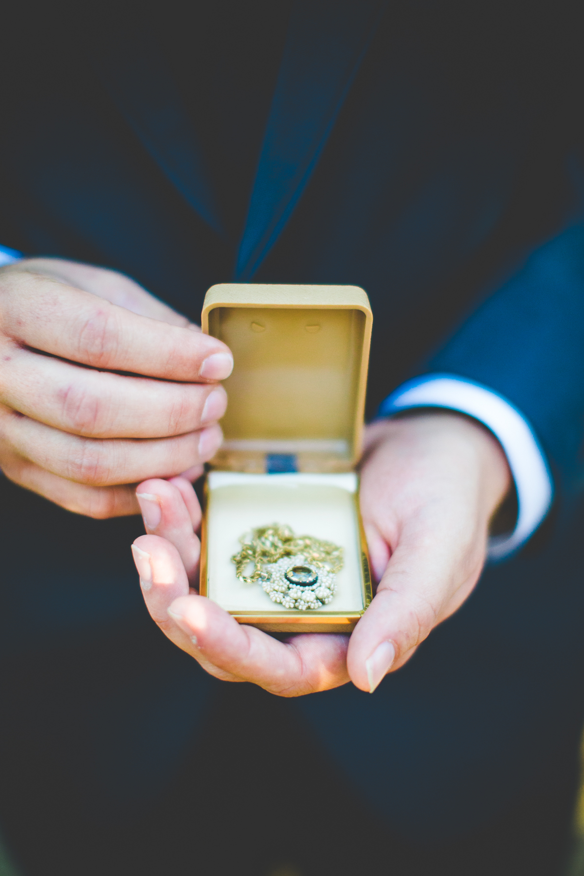 grotto-wedding-in-eureka-springs-lauren-and-collier-wedding-photographer-lissa-chandler-3