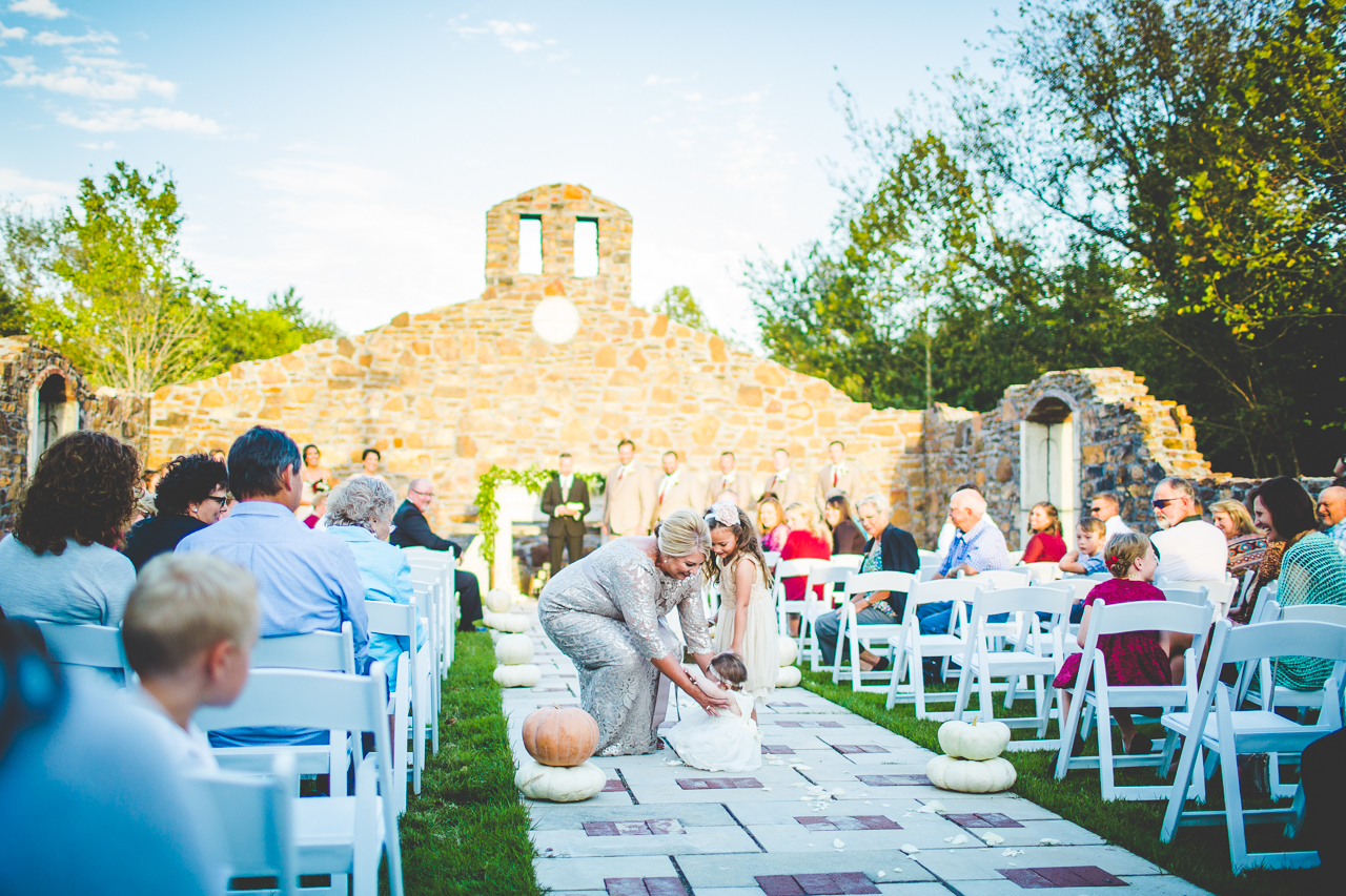 kylie-and-brett-wedding-at-sassafras-springs-lissachandler-com-nwa-wedding-photographer-18 Wedding at Sassafras Springs, NWA Wedding Photographer Lissa Chandler