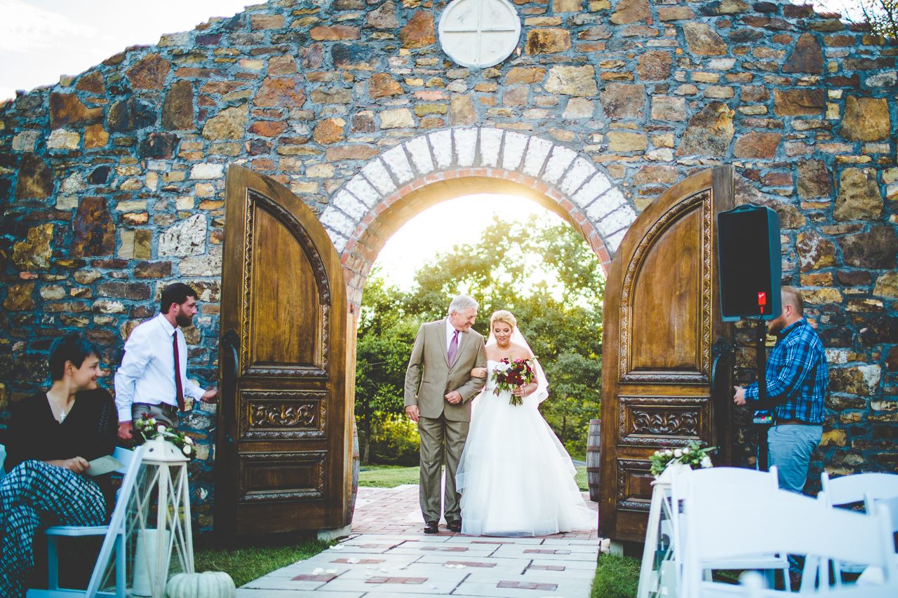 kylie-and-brett-wedding-at-sassafras-springs-lissachandler-com-nwa-wedding-photographer-19 Fayetteville Wedding Photographer Lissa Chandler, Creative Wedding Photography in the South