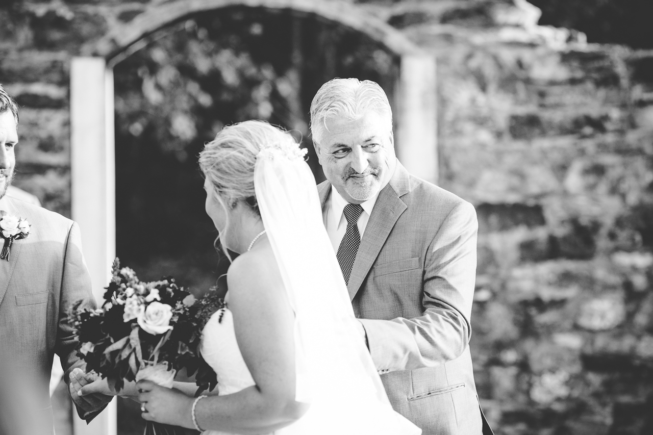 kylie-and-brett-wedding-at-sassafras-springs-lissachandler-com-nwa-wedding-photographer-20 Fayetteville Wedding Photographer Lissa Chandler, Creative Wedding Photography in the South