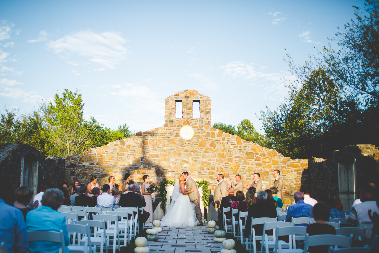 kylie-and-brett-wedding-at-sassafras-springs-lissachandler-com-nwa-wedding-photographer-22 Fayetteville Wedding Photographer Lissa Chandler, Creative Wedding Photography in the South