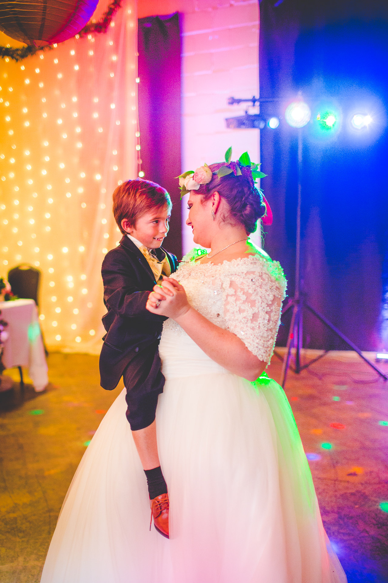 kaitlyn-and-kale-sneak-peek-arkansas-winter-wedding-at-st-catherines-fayetteville-wedding-photographer-lissa-chandler-7