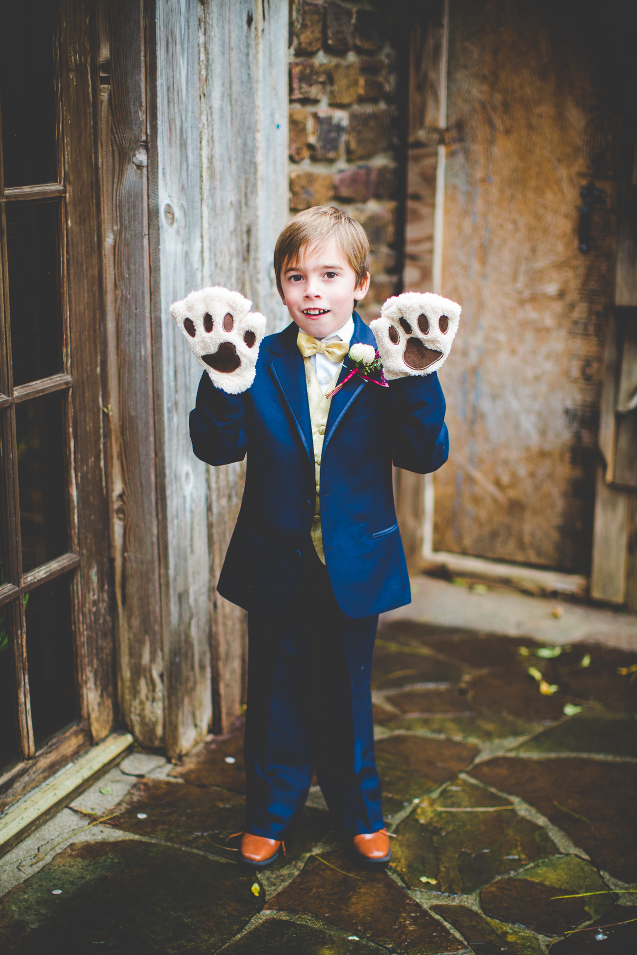 kaitlyn-and-kale-sneak-peek-arkansas-winter-wedding-at-st-catherines-fayetteville-wedding-photographer-lissa-chandler-9 Winter Wedding at St. Catherine's in Fayetteville, Arkansas // Lissa Chandler Photography