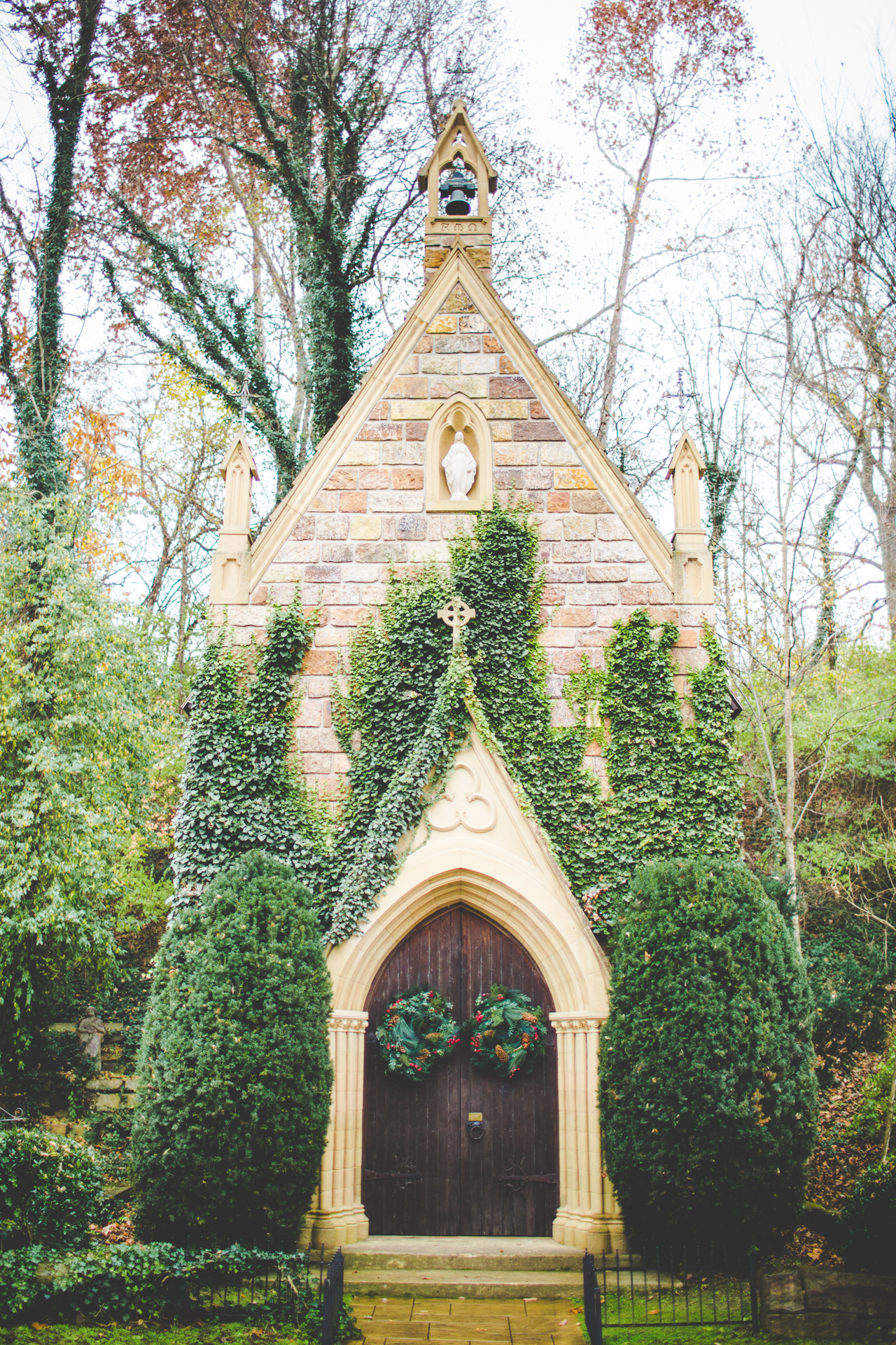 Rainy Winter Wedding at St. Catherine's at Bell Gable