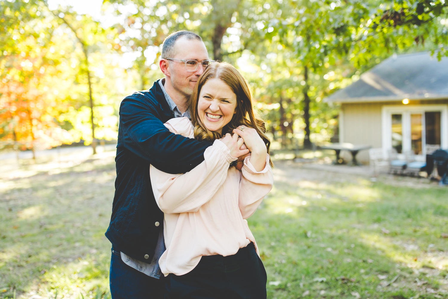 cozy outdoor family photographs in Northwest Arkansas 