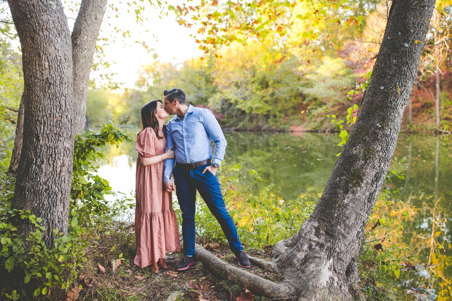 fall engagement photographs in northwest Arkansas by Lissa Chandler 