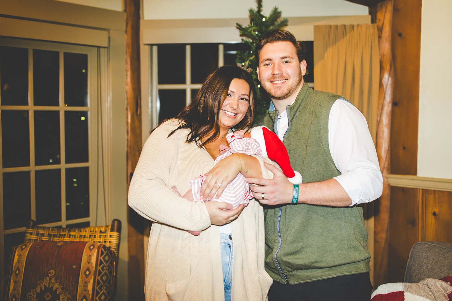 Nineties Aesthetic Christmas Family Photos at Big Cedar Lodge