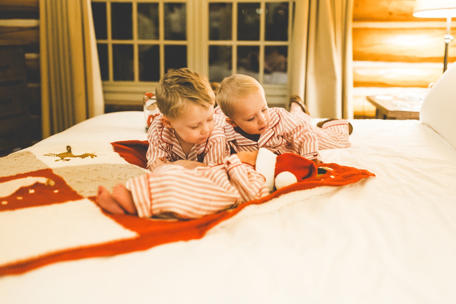 Lifestyle Newborn Photographs with Santa, Branson Family Photographer 