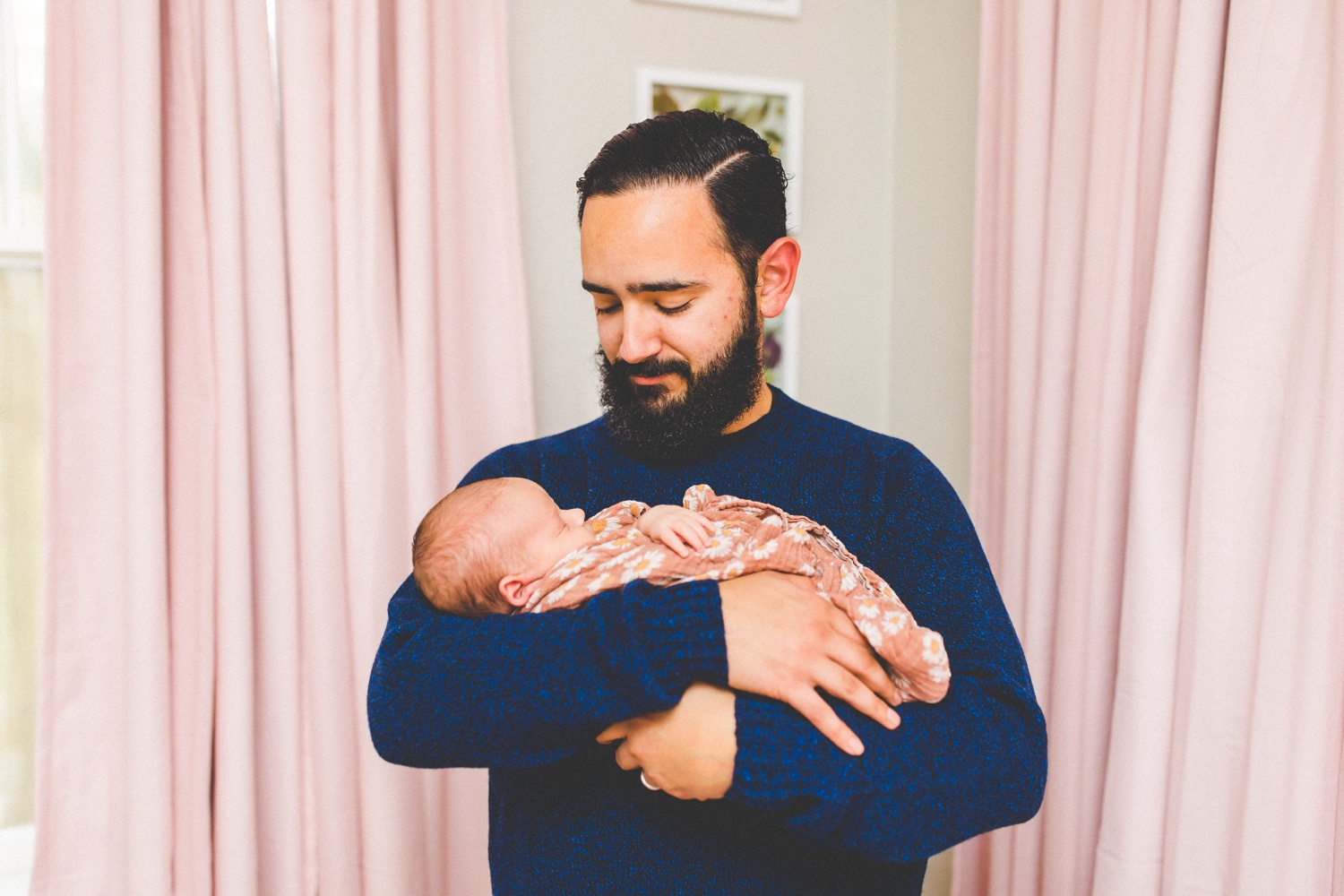 in home lifestyle newborn photographs in fayetteville arkansas 