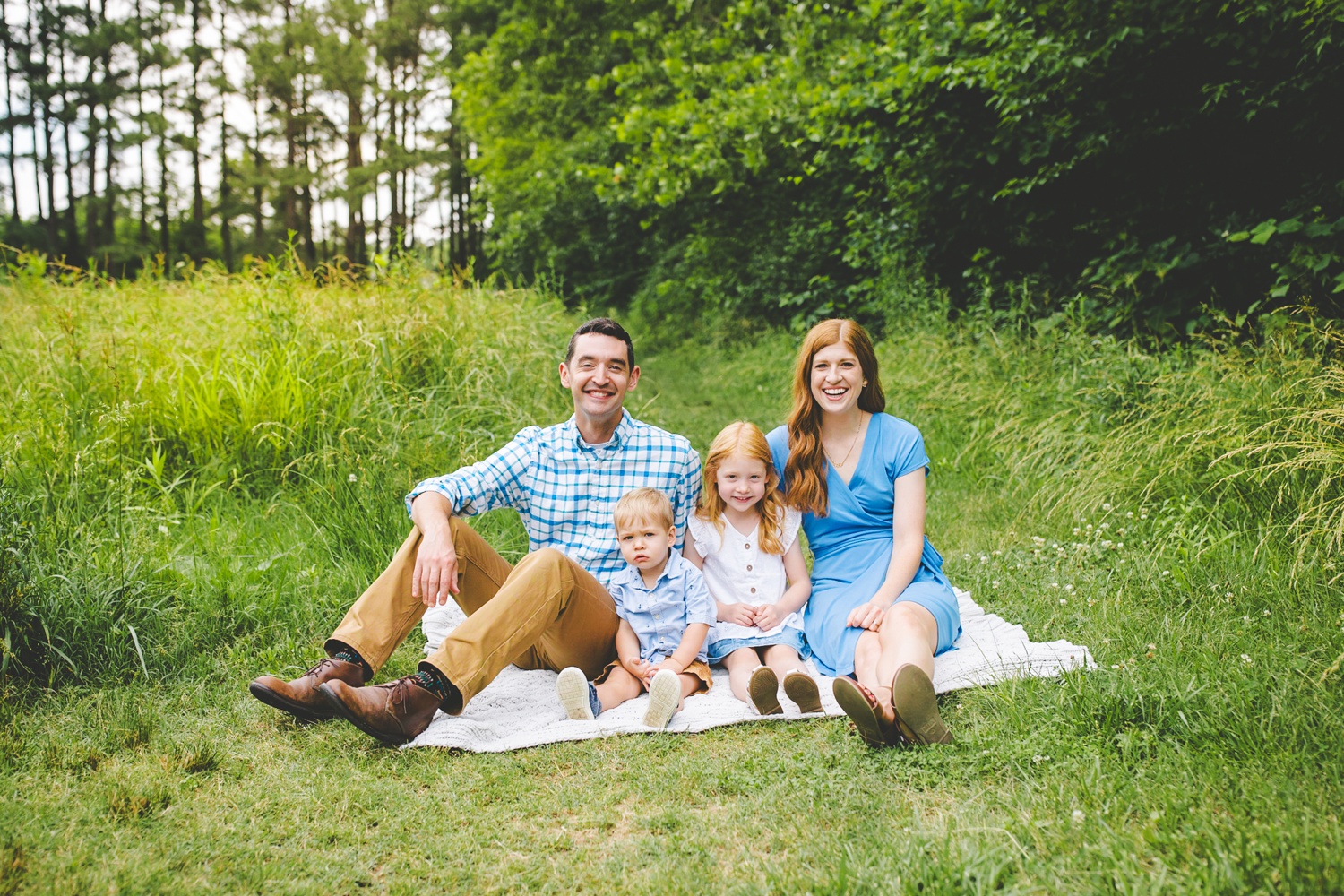 outdoor family photographs in northwest arkansas by Lissa Chandler