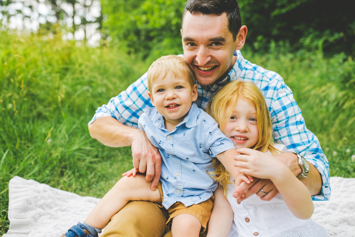 outdoor family photographs in northwest arkansas by Lissa Chandler 