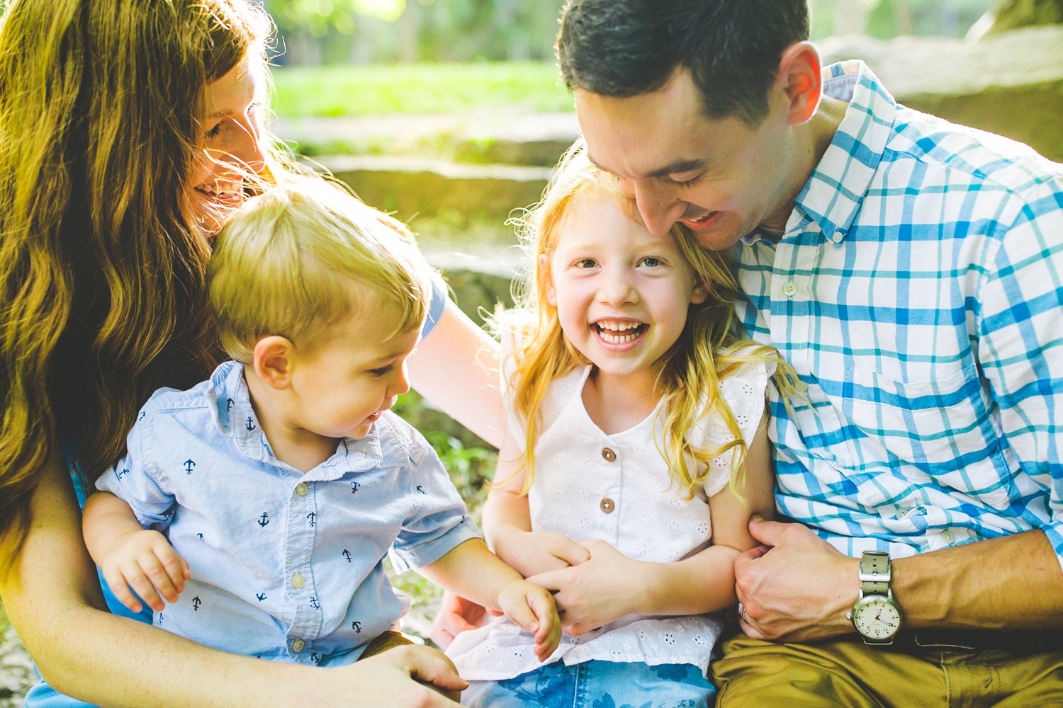 outdoor family photographs in fayetteville by nwa photographer Lissa Chandler 