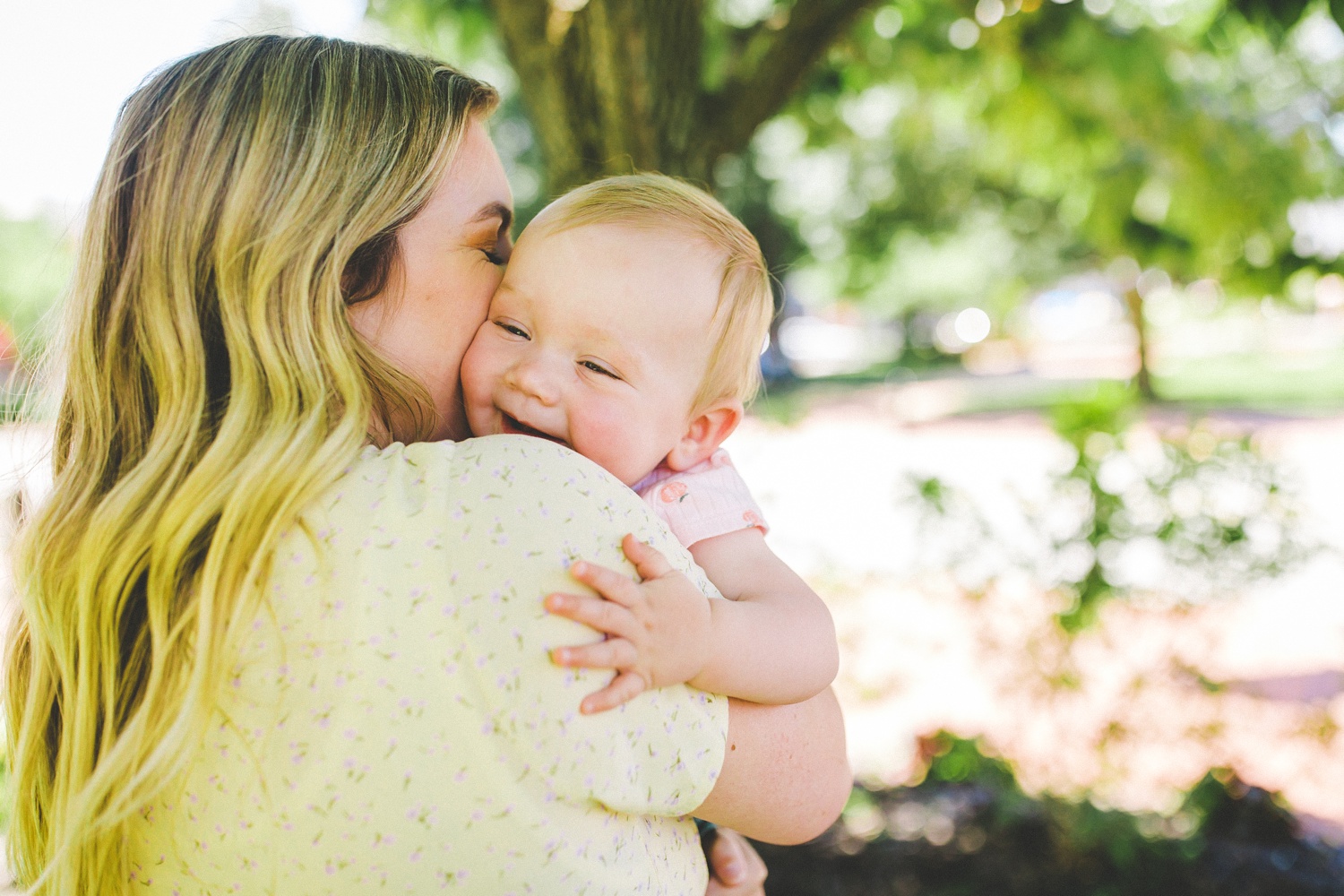 Cute Family of Three Posing Ideas for Family Photographers 