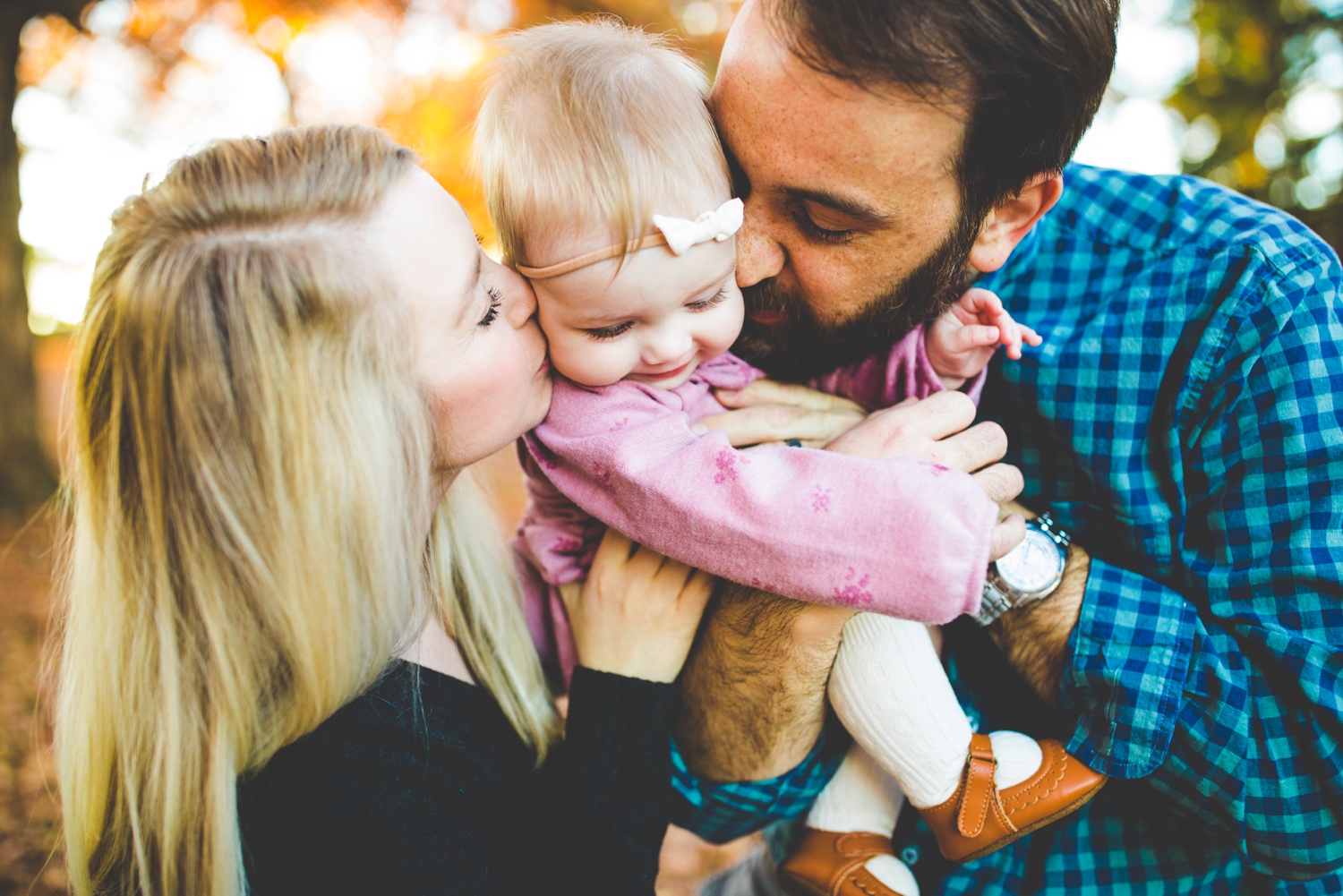 family photo poses with 6-9 month old baby