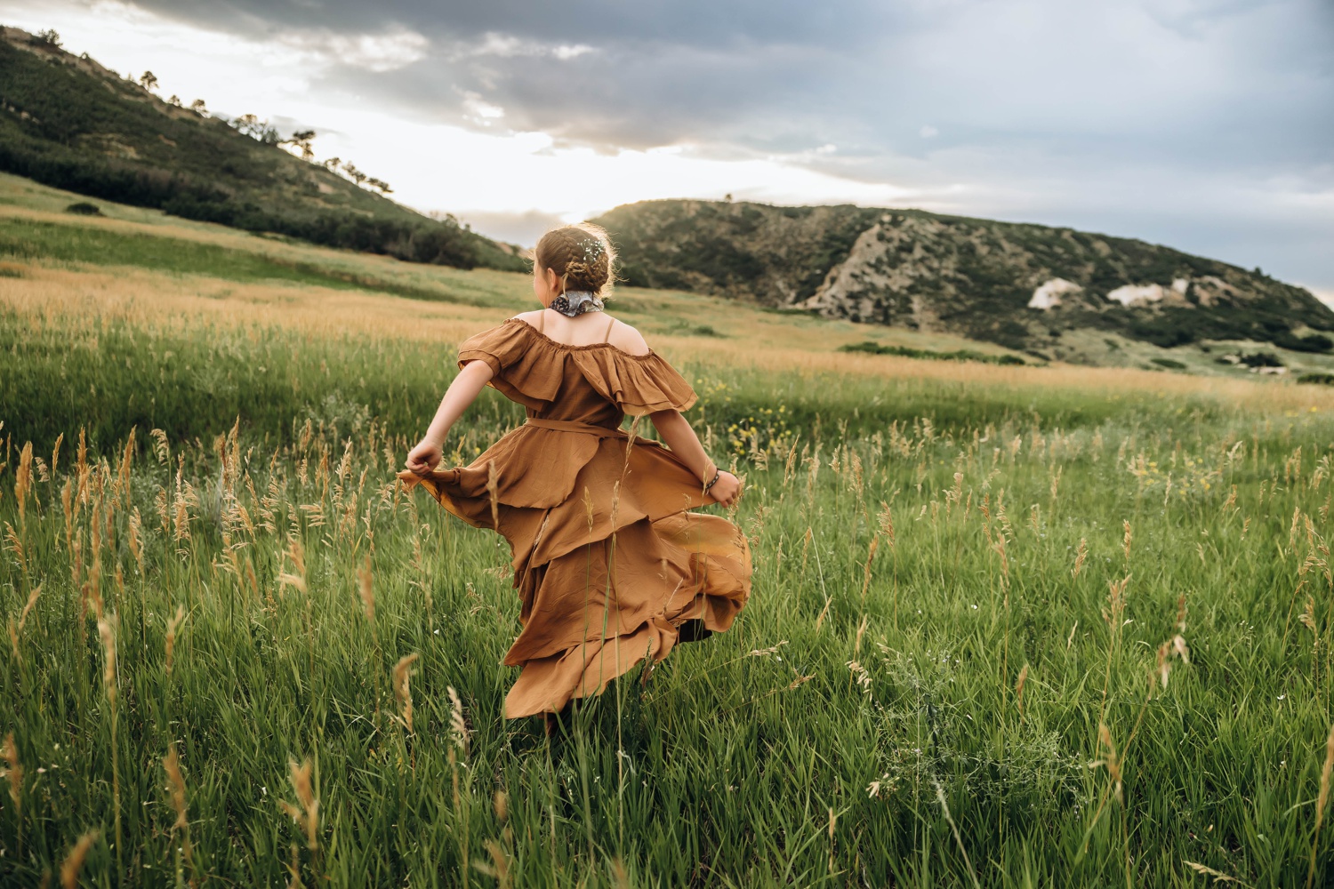 Field Portrait Photography by Darcy Graf, Your Photographer Mom Podcast