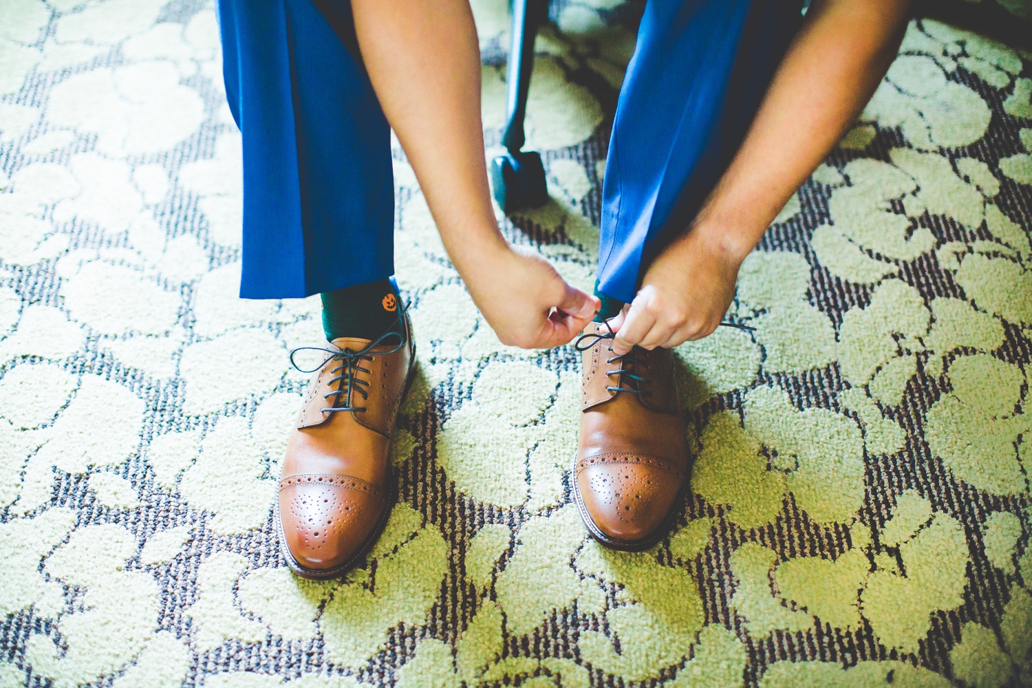 Groom Getting Ready, Fall Wedding in Glastonbury, Connecticut 