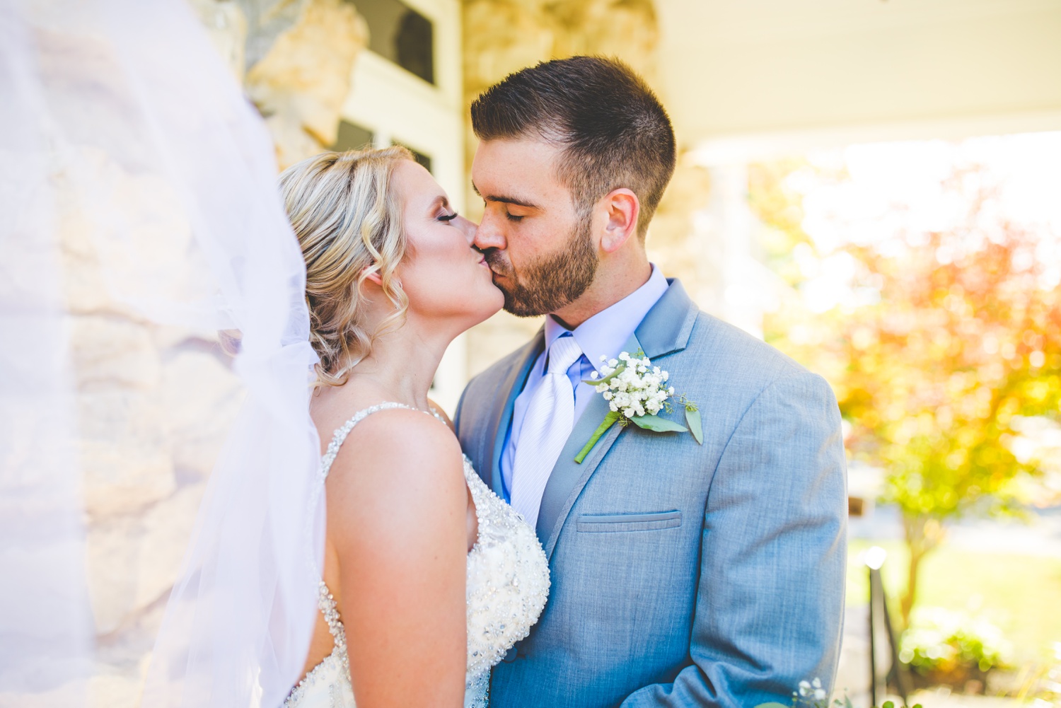 colorful wedding photography by Lissa Chandler 