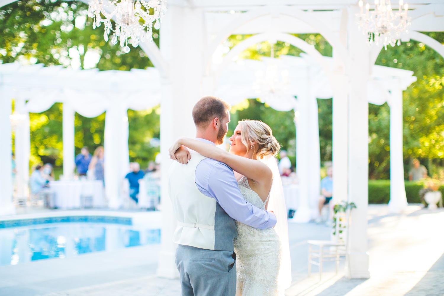 nostalgic and colorful wedding photography in Springfield Missouri 