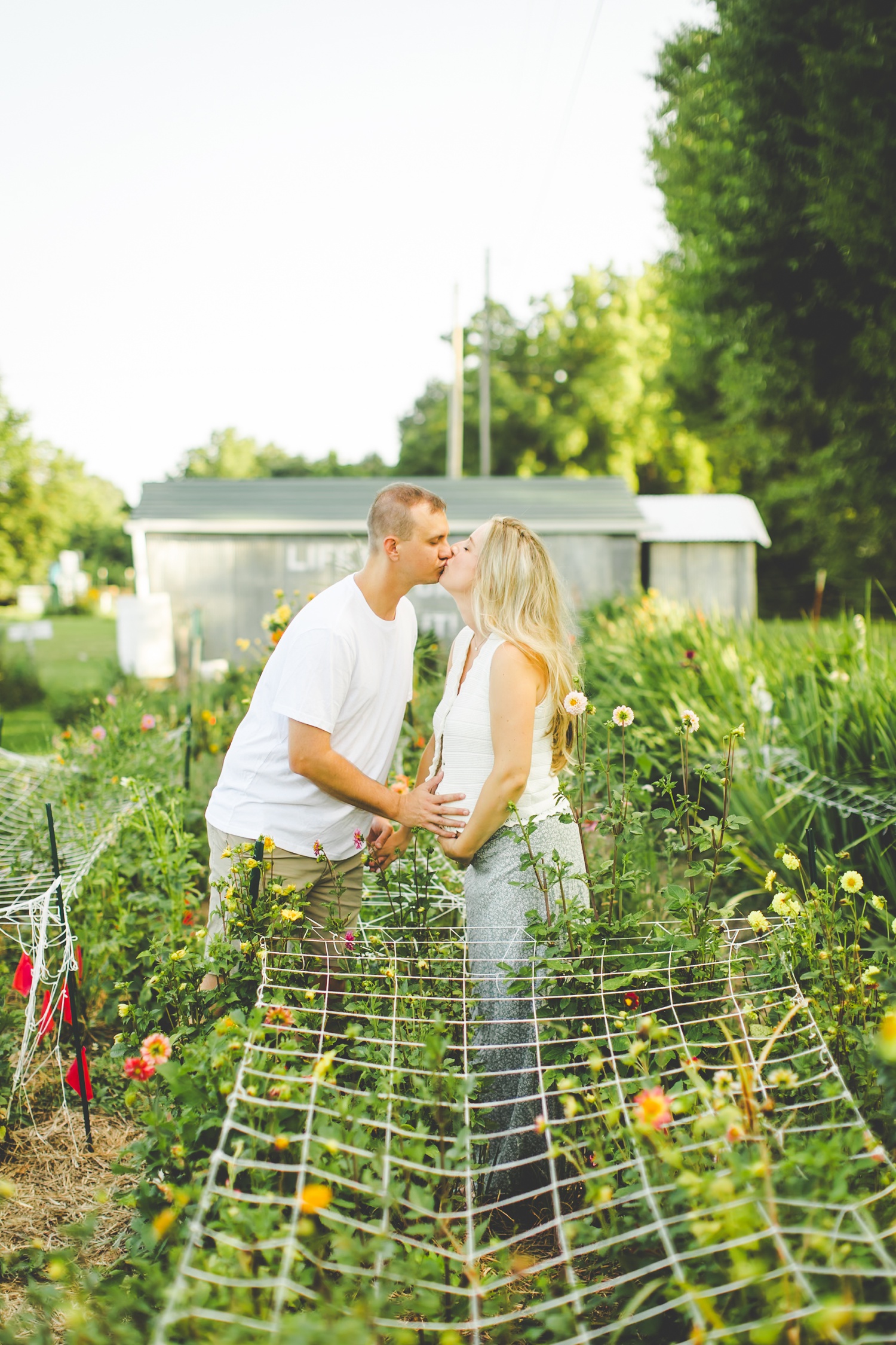 Colorful Maternity Photos in Rogers Arkansas 
