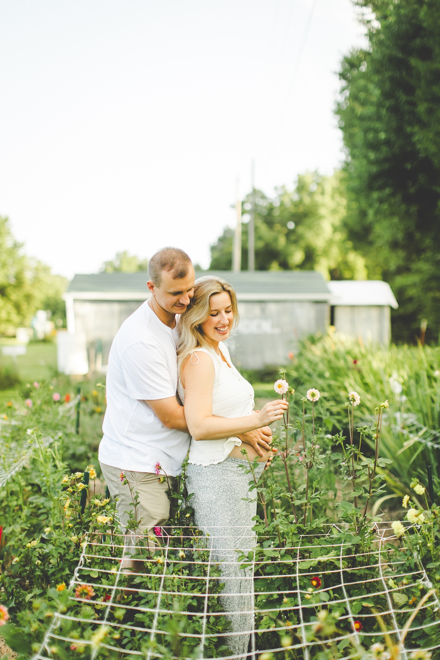 Colorful Maternity Photos in Rogers Arkansas 