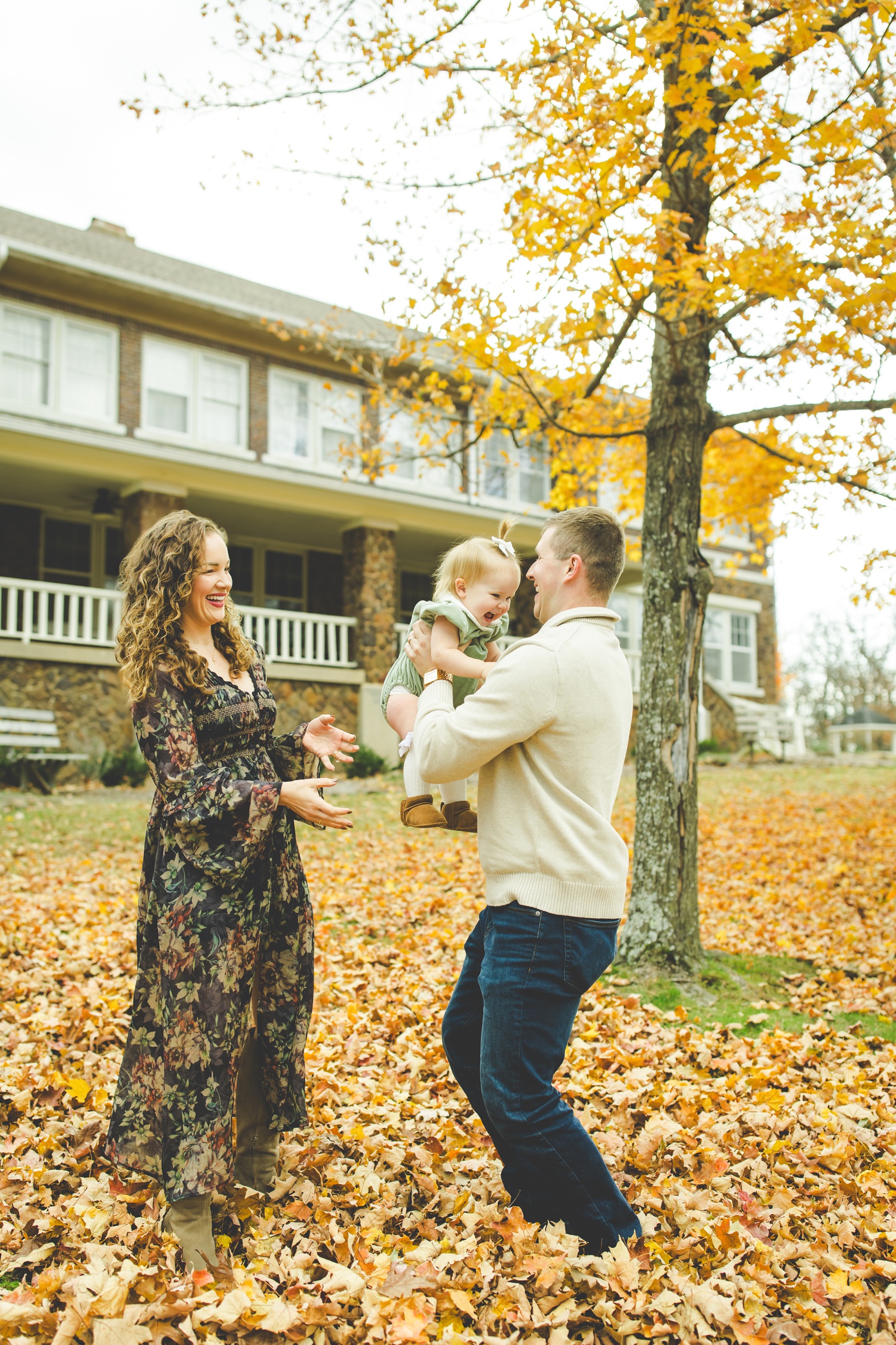 Best Spots in Fayetteville for Fall Family Photos